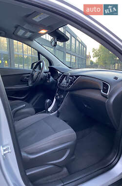 Внедорожник / Кроссовер Chevrolet Trax 2017 в 