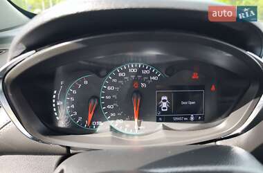 Внедорожник / Кроссовер Chevrolet Trax 2018 в 