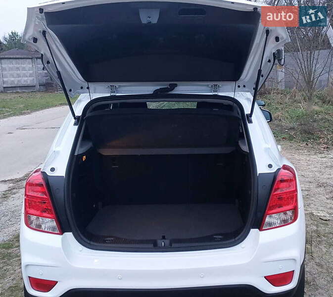 Внедорожник / Кроссовер Chevrolet Trax 2017 в Киеве