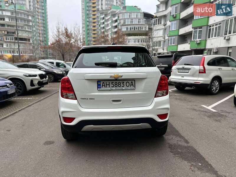 Внедорожник / Кроссовер Chevrolet Trax 2017 в Киеве фото 3 Внедорожник / Кроссовер Chevrolet Trax 2017 в Киеве