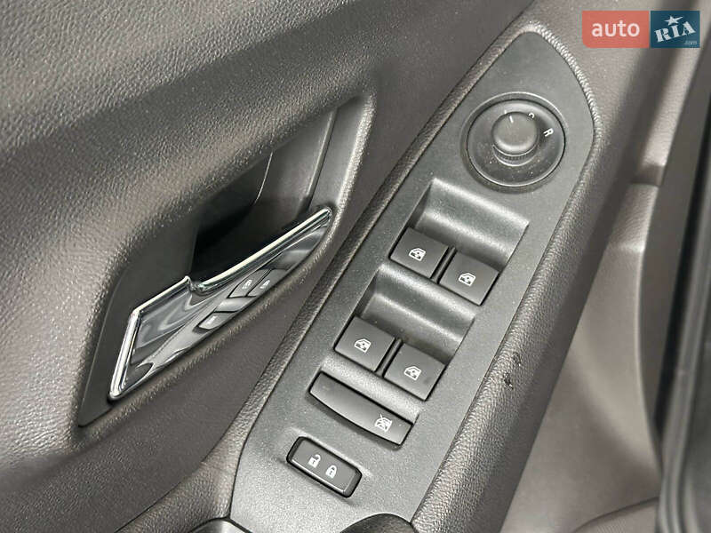 Внедорожник / Кроссовер Chevrolet Trax 2017 в Одессе