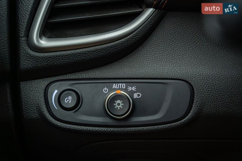 Внедорожник / Кроссовер Chevrolet Trax 2020 в Киеве