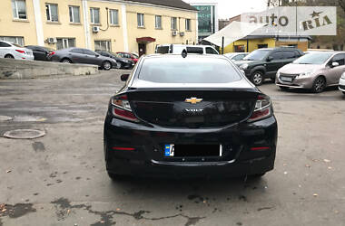 Седан Chevrolet Volt 2017 в Киеве