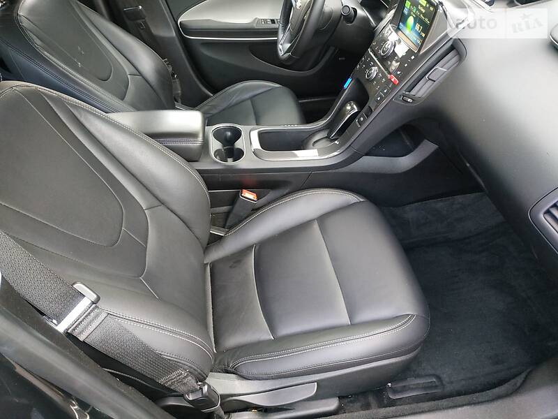 Ліфтбек Chevrolet Volt 2014 в 