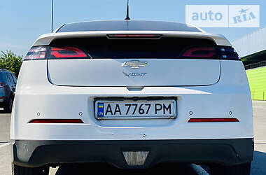 Седан Chevrolet Volt 2013 в Киеве