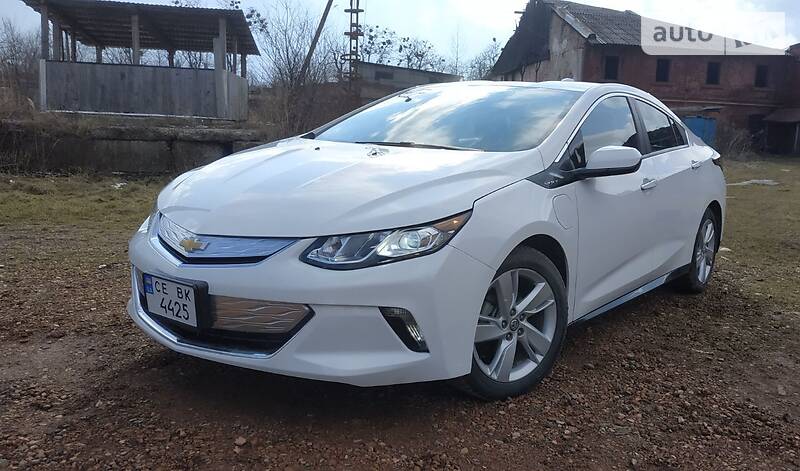 Лифтбек Chevrolet Volt 2016 в Черновцах