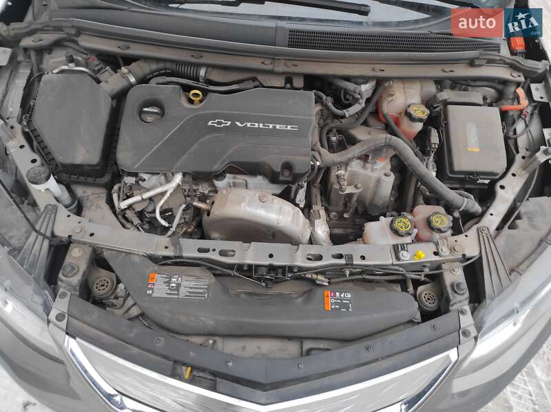 Хэтчбек Chevrolet Volt 2016 в Полтаве