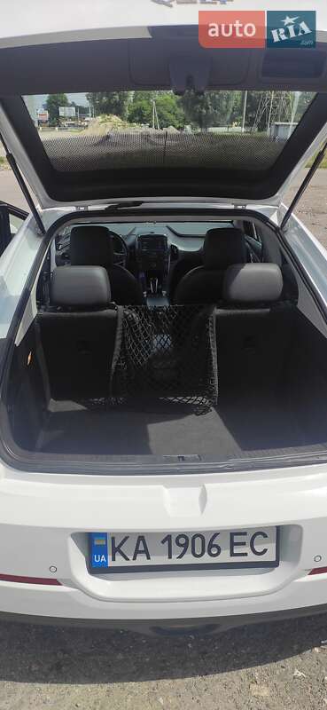 Хэтчбек Chevrolet Volt 2012 в Киеве