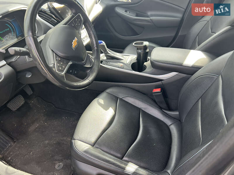 Хэтчбек Chevrolet Volt 2016 в Киеве