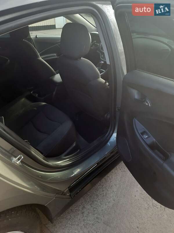 Хэтчбек Chevrolet Volt 2016 в Краковце