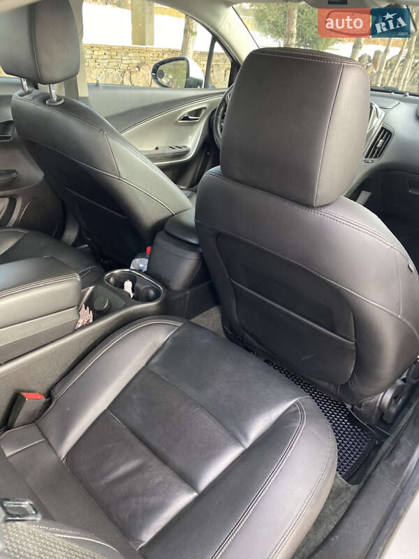 Лифтбек Chevrolet Volt 2013 в Кременчуге фото 13 Лифтбек Chevrolet Volt 2013 в Кременчуге