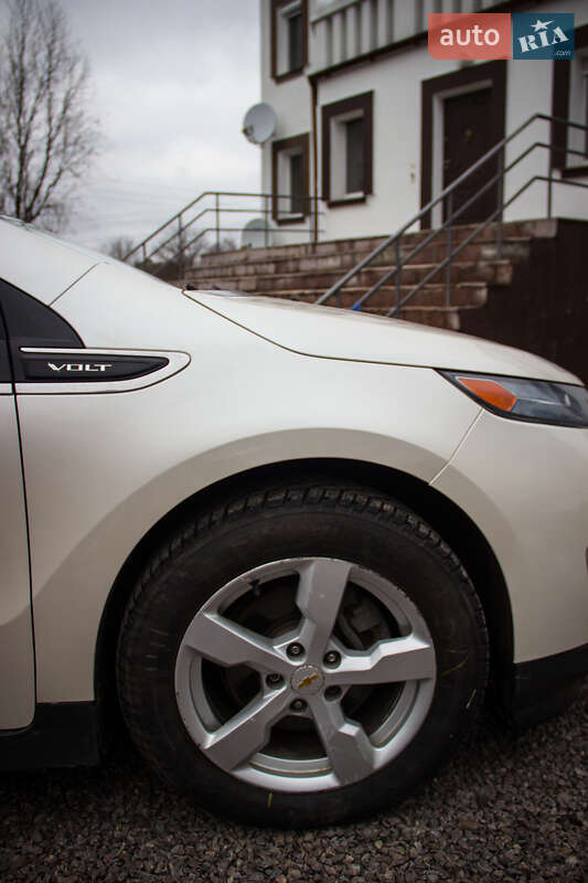 Лифтбек Chevrolet Volt 2013 в Луцке