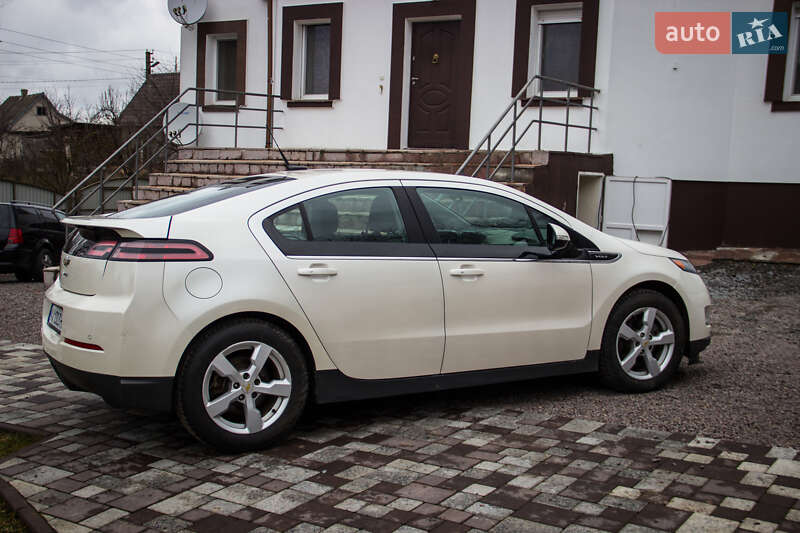Лифтбек Chevrolet Volt 2013 в Луцке