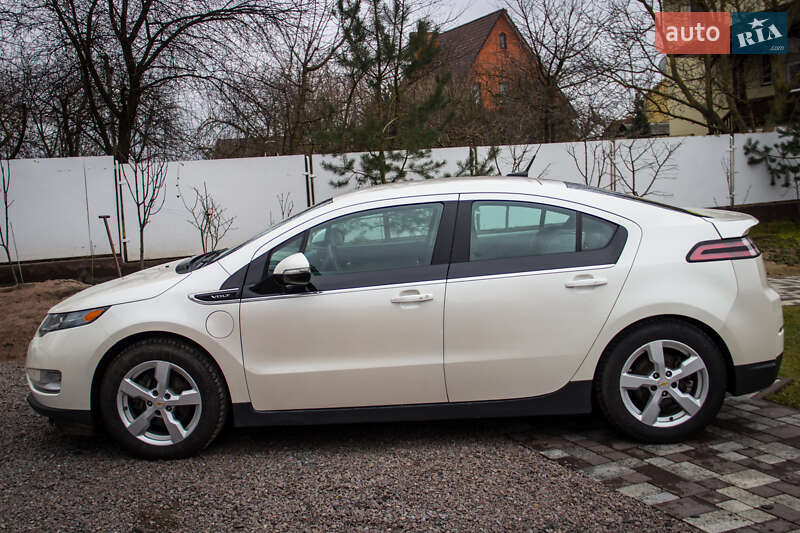 Лифтбек Chevrolet Volt 2013 в Луцке