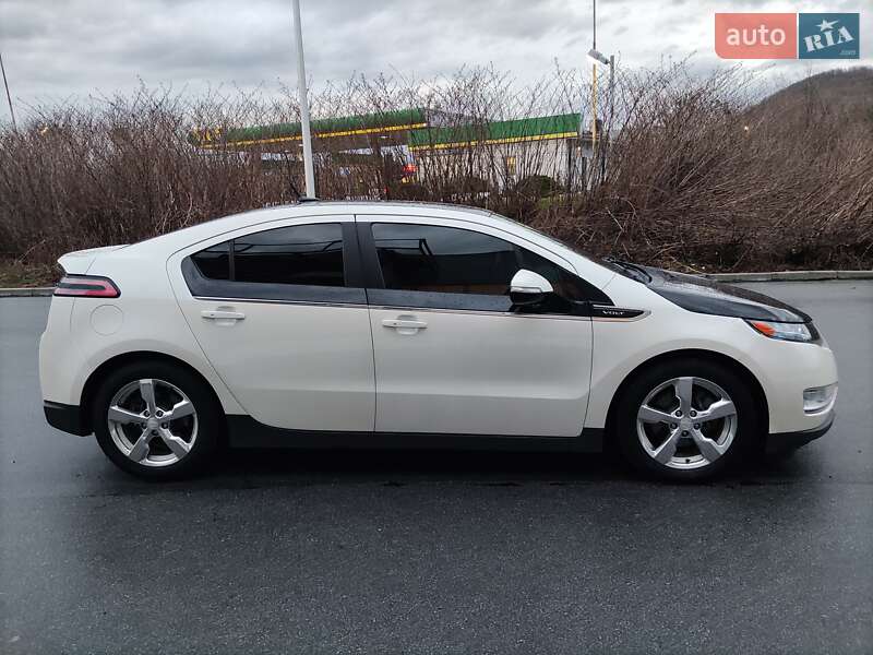 Хэтчбек Chevrolet Volt 2011 в Житомире