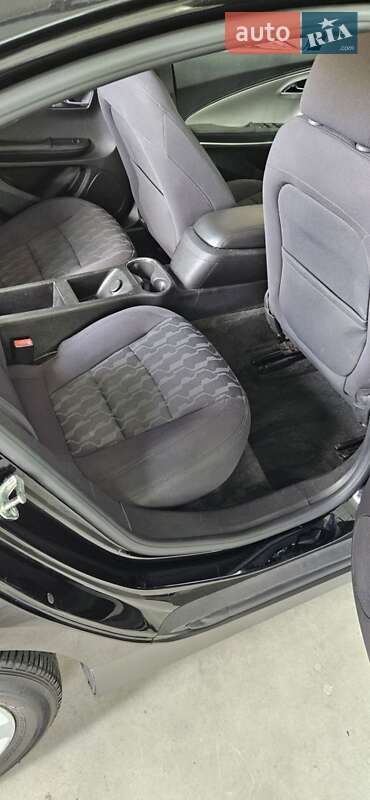 Хэтчбек Chevrolet Volt 2013 в Черновцах