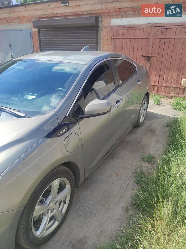 Хэтчбек Chevrolet Volt 2016 в Полтаве