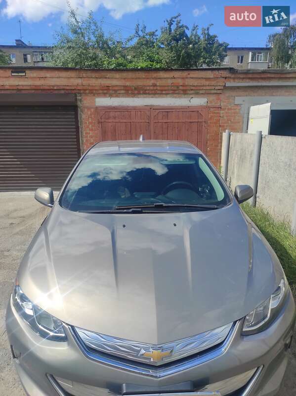 Хэтчбек Chevrolet Volt 2016 в Полтаве