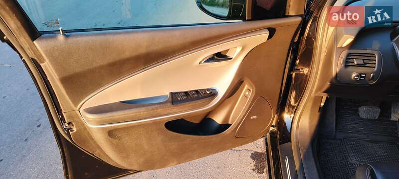 Хэтчбек Chevrolet Volt 2014 в Южноукраинске фото 16 Хэтчбек Chevrolet Volt 2014 в Южноукраинске