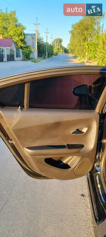 Хэтчбек Chevrolet Volt 2014 в Южноукраинске фото 20 Хэтчбек Chevrolet Volt 2014 в Южноукраинске
