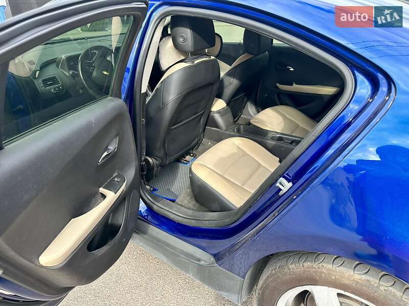 Хэтчбек Chevrolet Volt 2012 в Киеве
