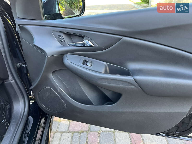 Хетчбек Chevrolet Volt 2017 в Чернівцях