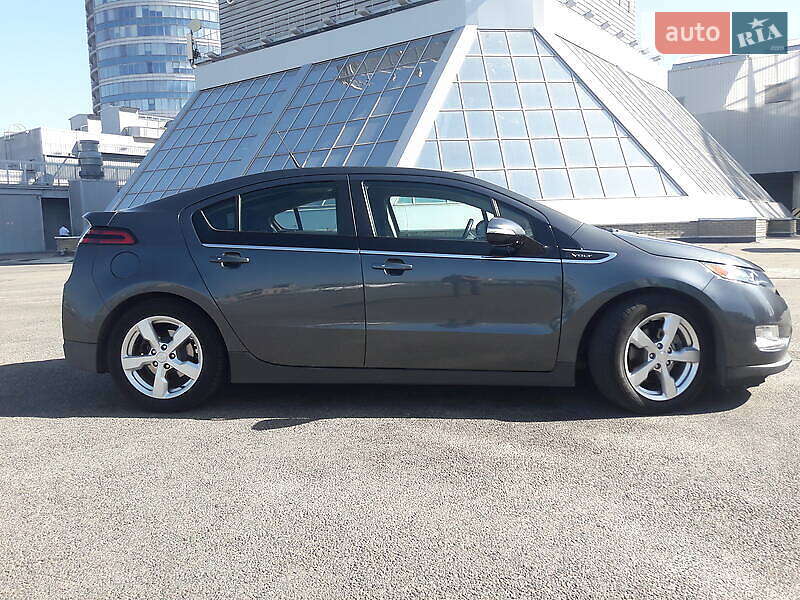 Хэтчбек Chevrolet Volt 2011 в Днепре