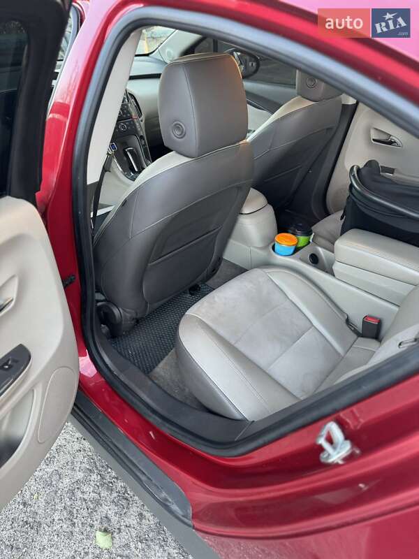Хэтчбек Chevrolet Volt 2013 в Кременчуге