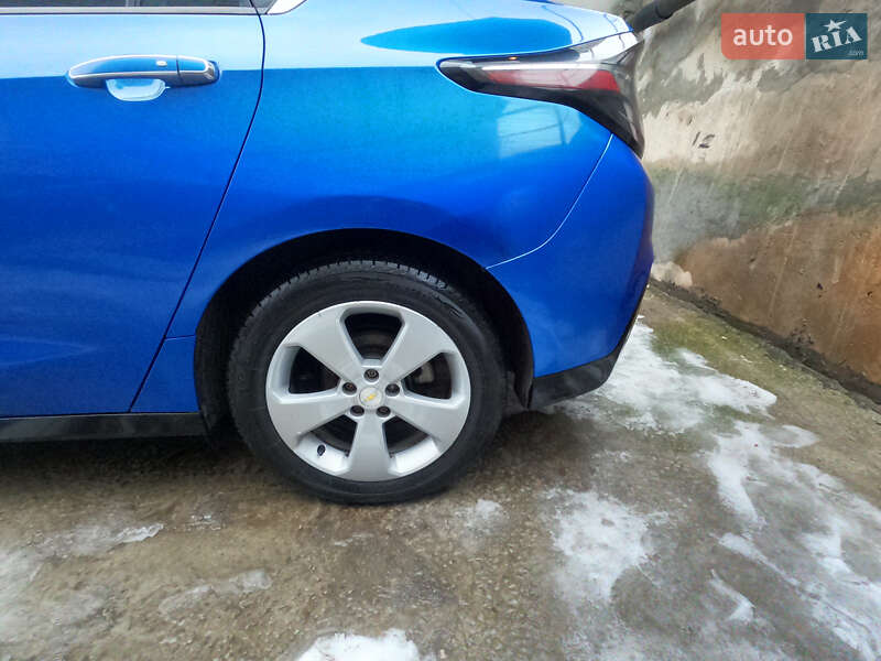Хэтчбек Chevrolet Volt 2016 в Киеве