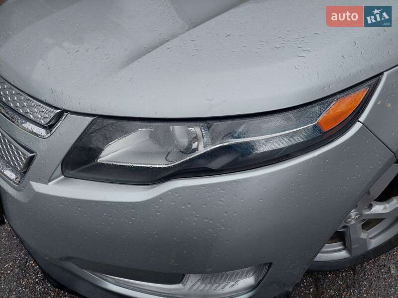 Хэтчбек Chevrolet Volt 2011 в Кропивницком