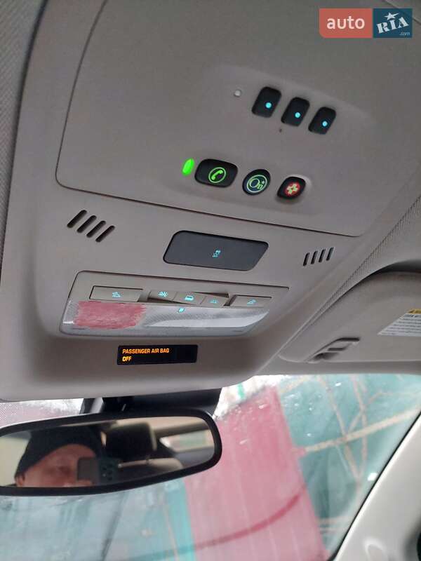 Хэтчбек Chevrolet Volt 2011 в Кропивницком