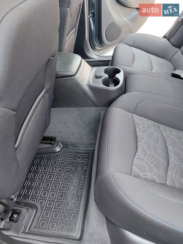 Хетчбек Chevrolet Volt 2017 в Обухові фото 31 Хетчбек Chevrolet Volt 2017 в Обухові