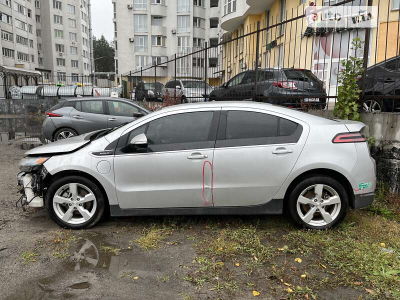 Хетчбек Chevrolet Volt 2014 в Києві