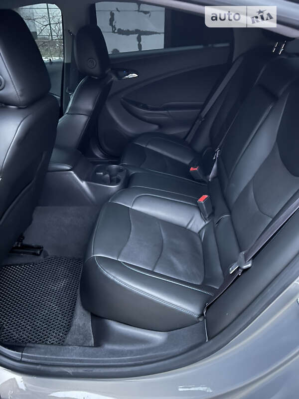 Хэтчбек Chevrolet Volt 2017 в Умани