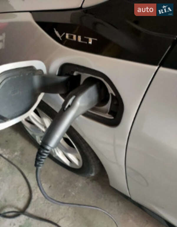 Хэтчбек Chevrolet Volt 2016 в 