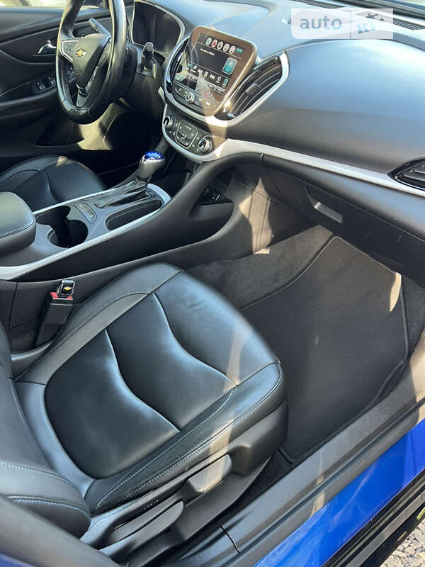 Хэтчбек Chevrolet Volt 2016 в Киеве