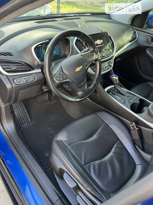 Хэтчбек Chevrolet Volt 2016 в Киеве