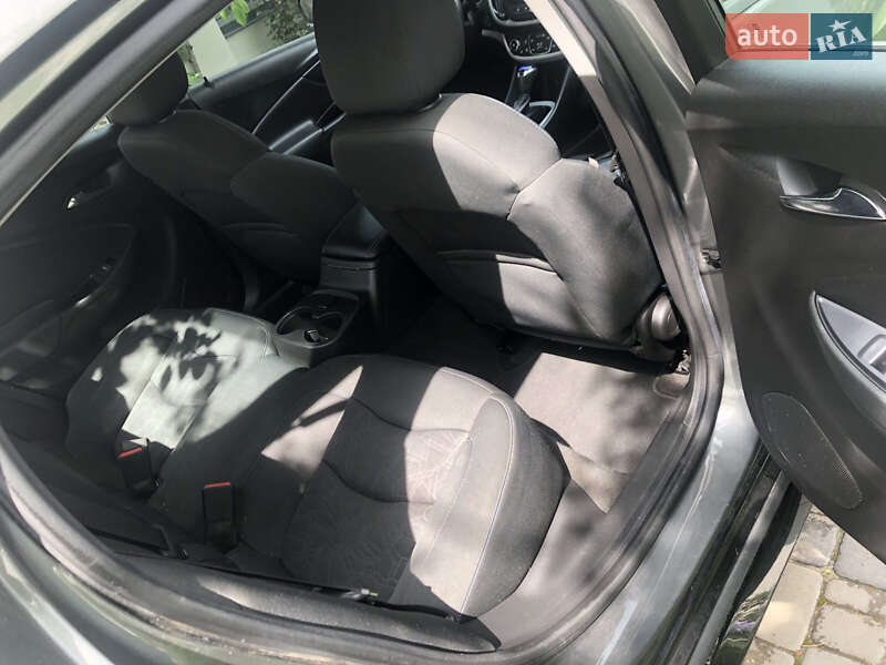 Хэтчбек Chevrolet Volt 2015 в Киеве