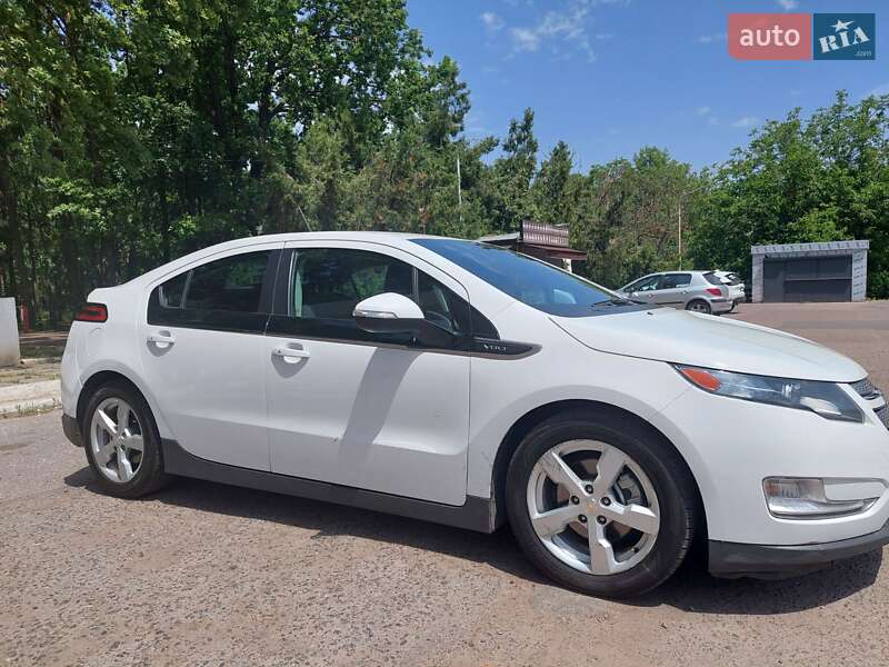 Хэтчбек Chevrolet Volt 2015 в 