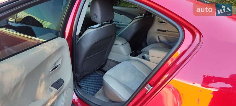 Хэтчбек Chevrolet Volt 2013 в Запорожье