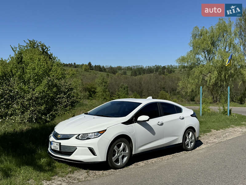 Хэтчбек Chevrolet Volt 2016 в Киеве