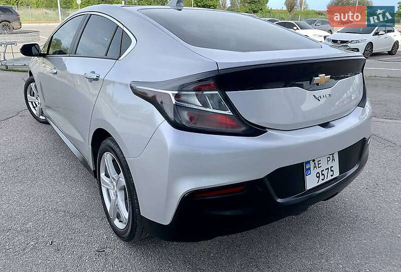 Хэтчбек Chevrolet Volt 2018 в Киеве