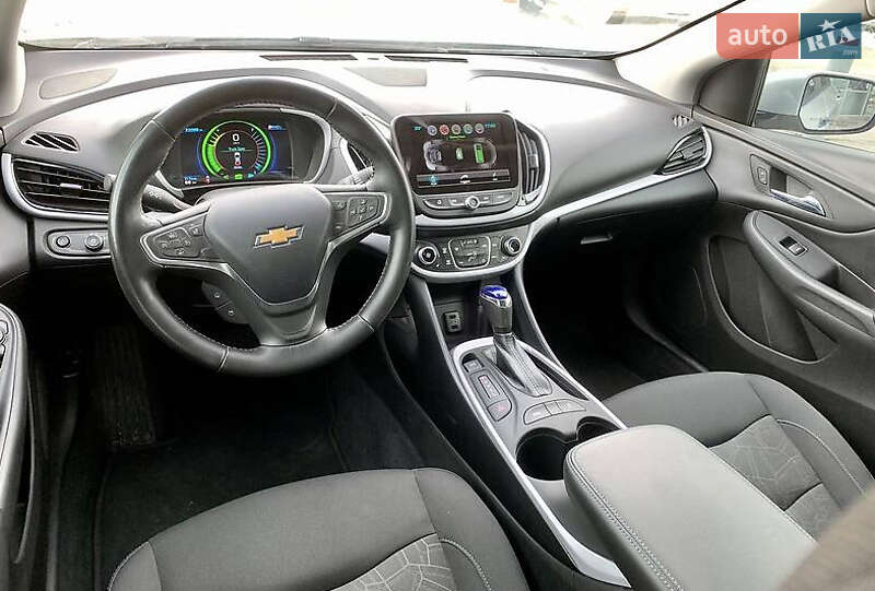 Хэтчбек Chevrolet Volt 2018 в Киеве