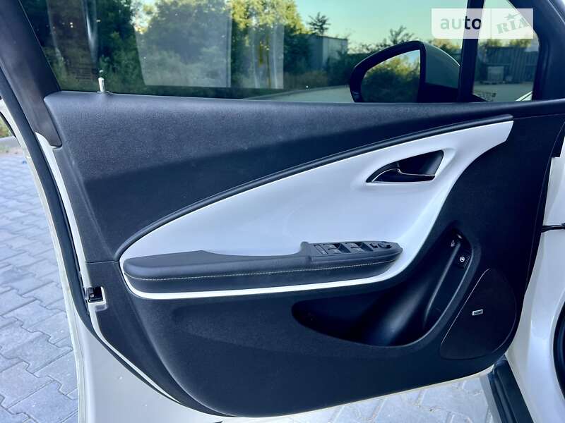Хэтчбек Chevrolet Volt 2013 в Одессе