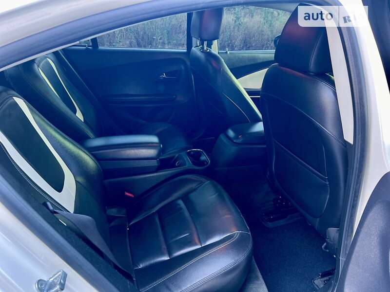 Хэтчбек Chevrolet Volt 2013 в Одессе