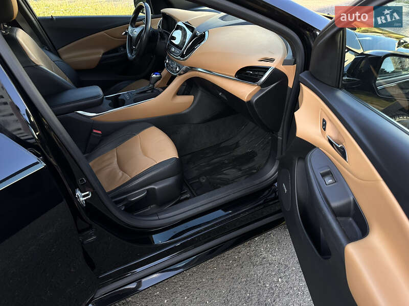 Хэтчбек Chevrolet Volt 2017 в Львове