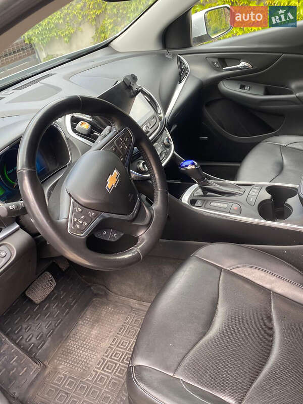 Хэтчбек Chevrolet Volt 2016 в Киеве