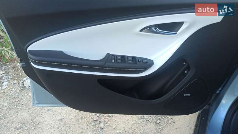 Хэтчбек Chevrolet Volt 2012 в Одессе