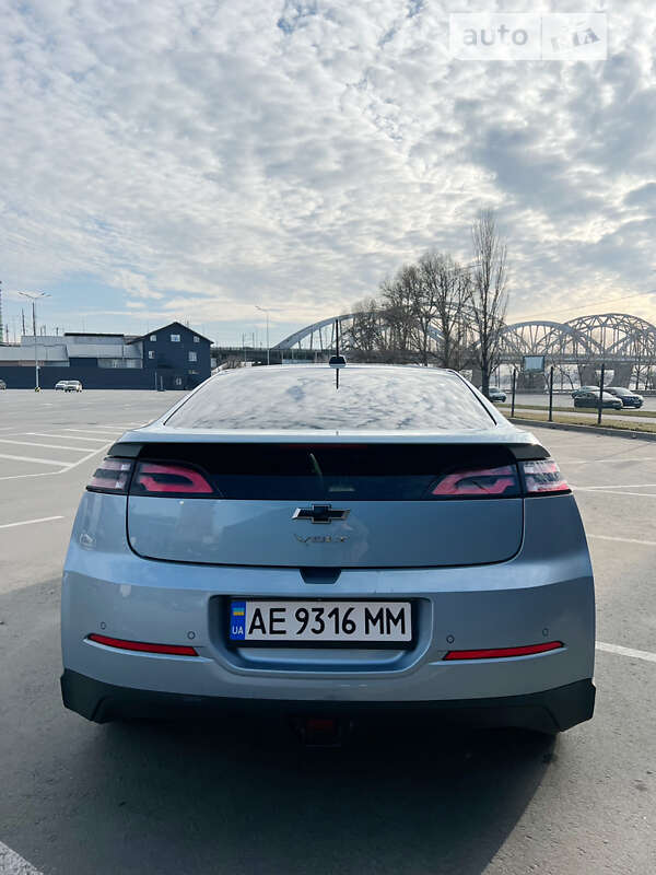Хэтчбек Chevrolet Volt 2015 в Киеве