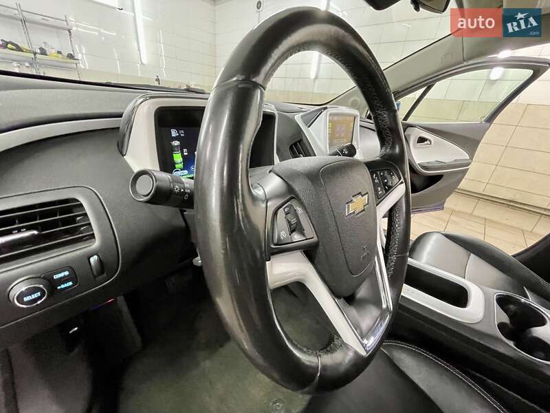 Хэтчбек Chevrolet Volt 2013 в Сумах